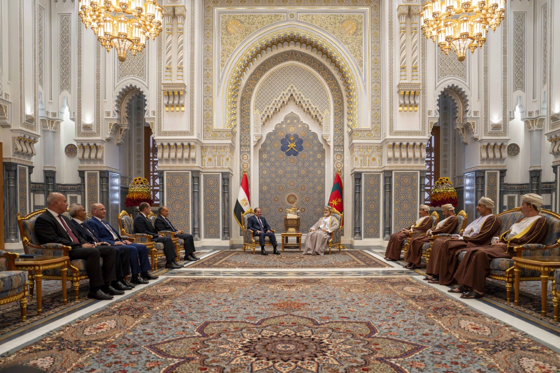 His Majesty hold cordial meeting with Egyptian President