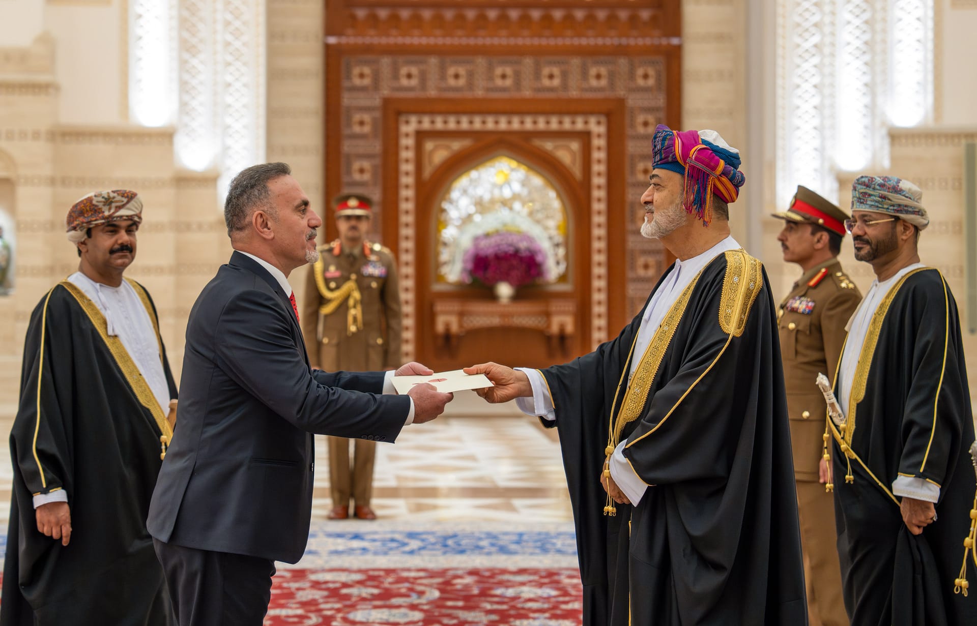 جلالة السُّلطان يتقبّل أوراق اعتماد عددٍ من السّفراء