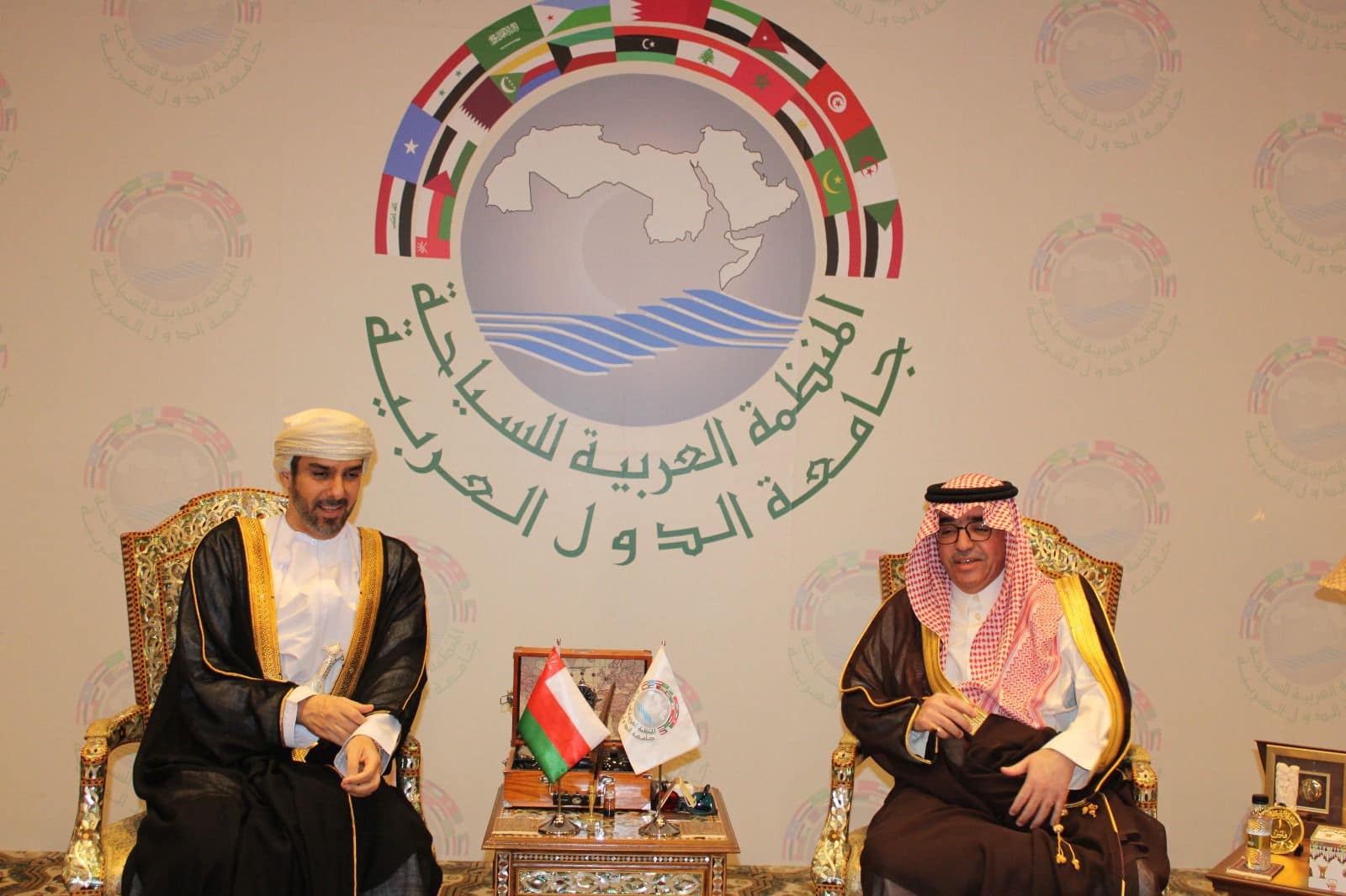 His Majesty Sultan Haitham bin Tarik receives the “Arab Tourism Necklace of Excellence” from the Arab Tourism Organization