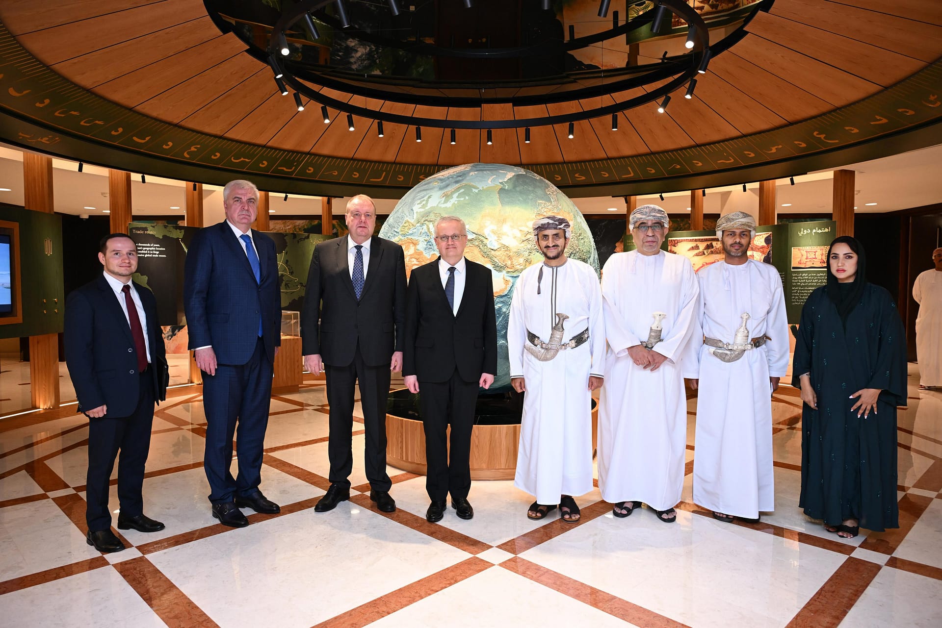 جلسة مشاورات سياسية في مسقط بين سلطنة عمان وروسيا الاتحادية