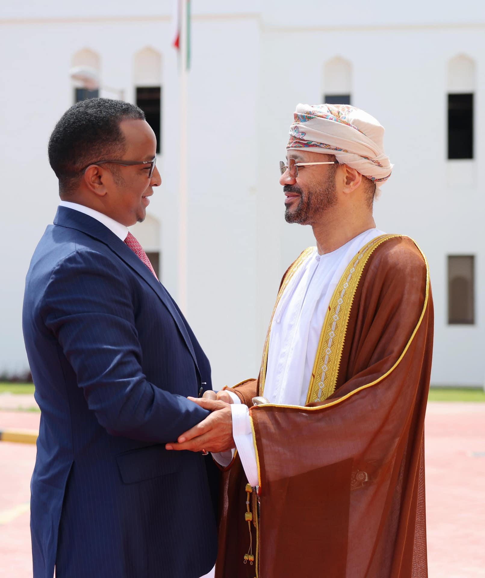 Minister receives Somali counterpart